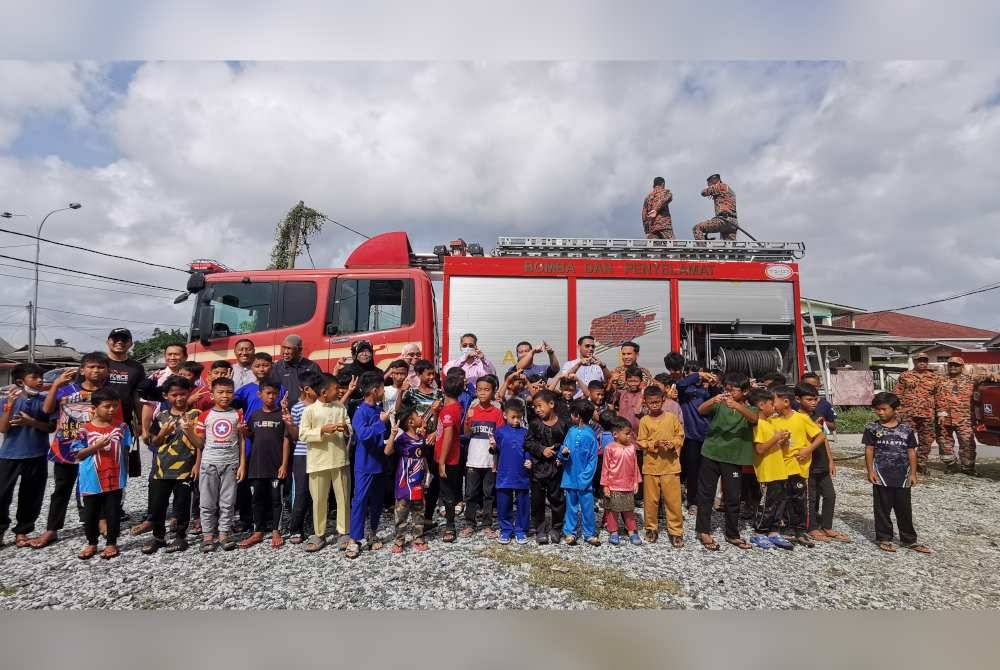Antara peserta program mega sunathon atau berkhatan beramai-ramai yang diadakan di Klinik Hijraa Chendering, Kuala Terengganu bermula Ahad hingga 23 Disember depan.