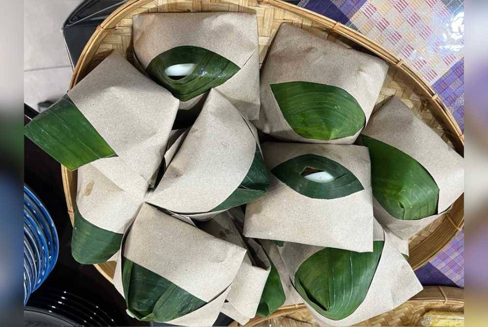 Nasi Lemak asli Malaysia habis dicuba pelajar dan tetamu warga asing di Jerman dalam acara Malam Antarabangsa di Offenburg, baru-baru ini. - Foto Awani