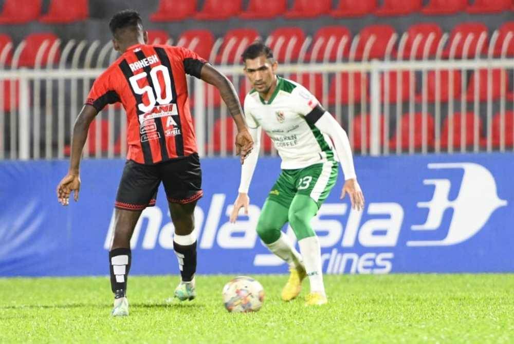 Aksi Indra Putra di Stadium Sultan Muhammad IV, Kota Bharu pada Sabtu. - Foto KUFC
