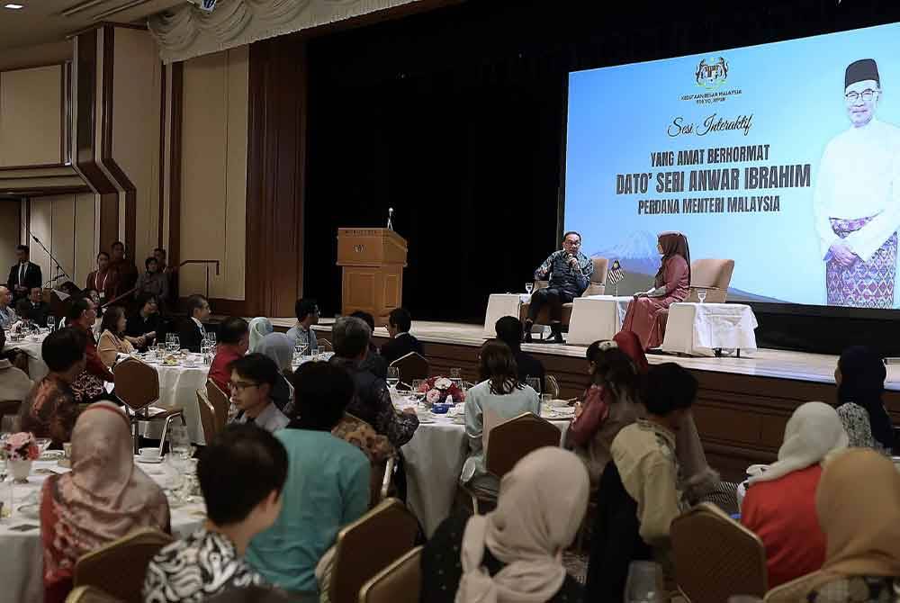 Seramai 416 tetamu terdiri daripada pelajar dan individu yang bekerja dan menetap di Jepun hadir pada majlis minum petang diaspora Malaysia di Hotel Imperial. - Foto Bernama