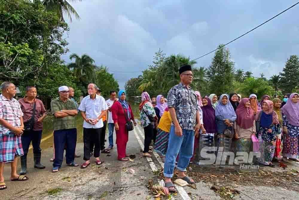 Penduduk Rantau Panjang mendesak kerajaan supaya membina terowong khas bagi mengelakkan banjir termenung terus membelenggu mereka setiap kali Monsun Timur Laut (MTL).