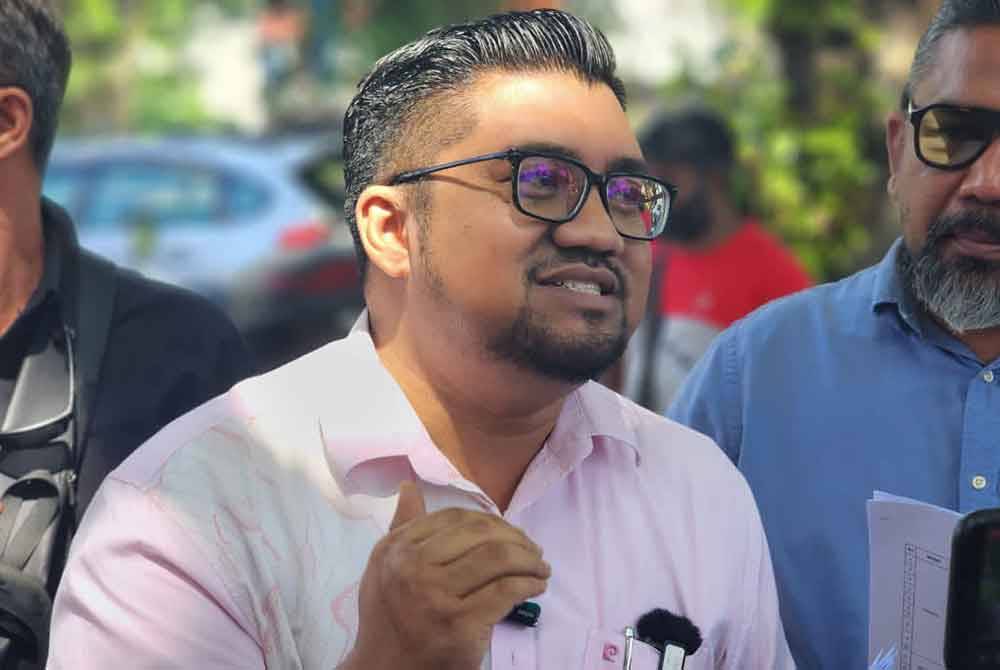 Che’gu Bard dalam sidang akhbar di hadapan IPD Dang Wangi pada Rabu.