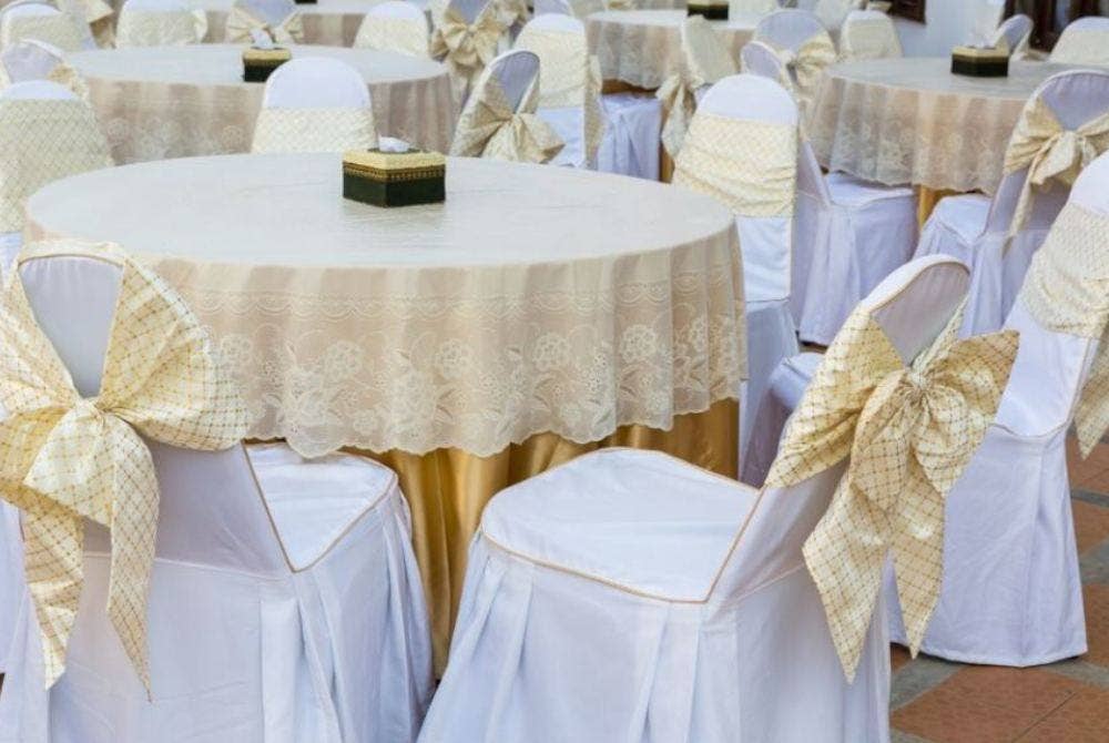 DIBOLEHKAN untuk mengadakan kenduri perkahwinan, bahkan ia begitu dianjurkan dalam Islam bagi menzahirkan rasa kegembiraan dan syukur terhadap nikmat yang dikurniakan oleh ALLAH SWT dengan kehadiran pasangan baharu.