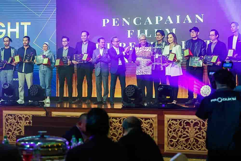 Fahmi meraikan penggiat industri filem dan bakat kreatif yang mencatatkan kejayaan di peringkat antarabangsa. - Foto Bernama