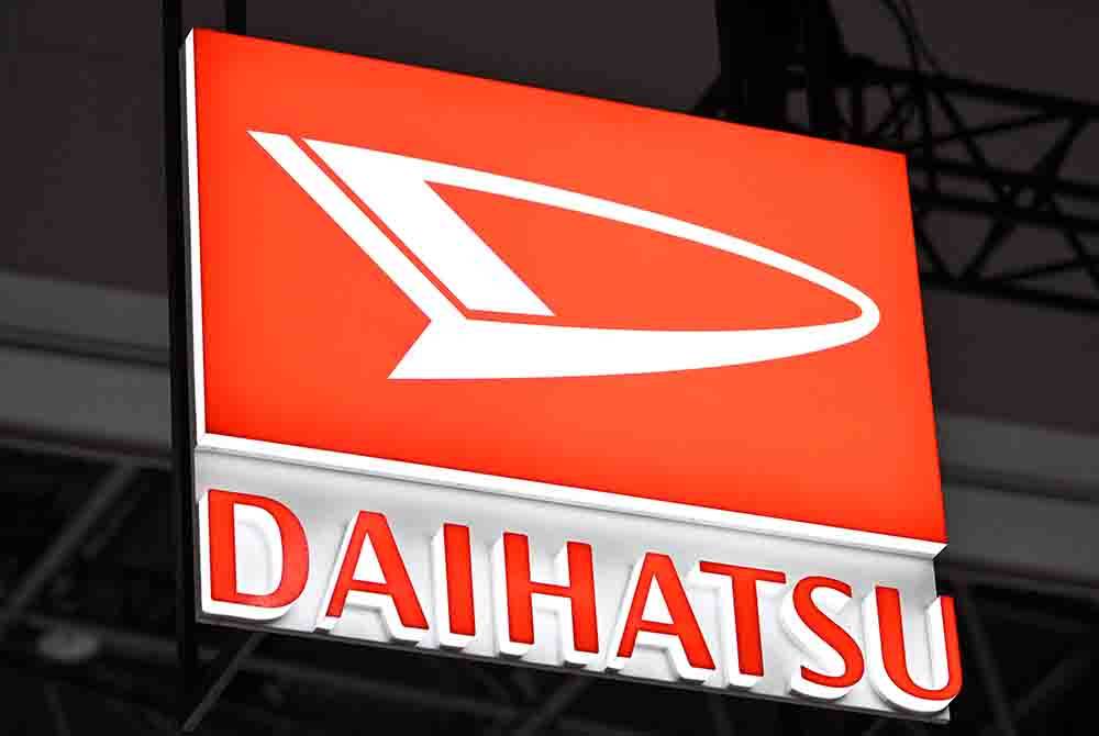 Daihatsu telah menangguh sementara penghantaran semua model yang sedang dalam pengeluaran berikutan penemuan isu keselamatan. - Foto AFP