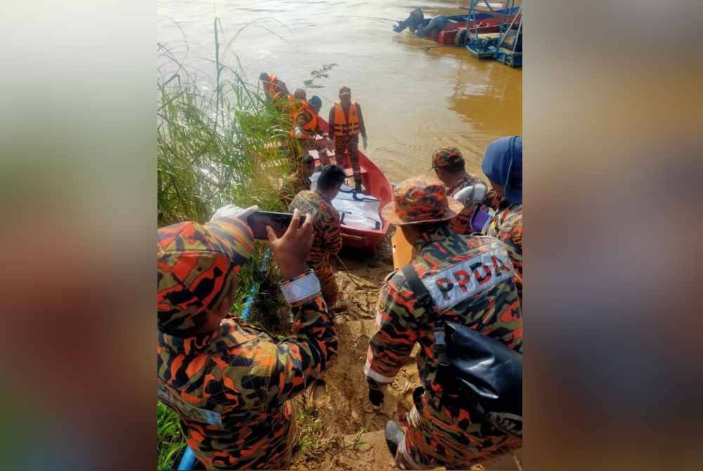 Mayat mangsa ditemukan tersangkut pada kayu di Jeti Pok Heng, Pasir Pekan, Tumpat.