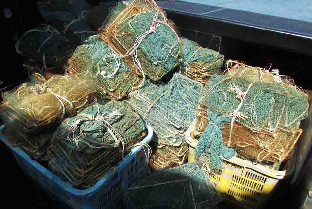 Sebanyak 117 bubu naga dirampas Maritim Malaysia di perairan Kerian dan Larut Matang. Foto: ihsan Maritim Malaysia
