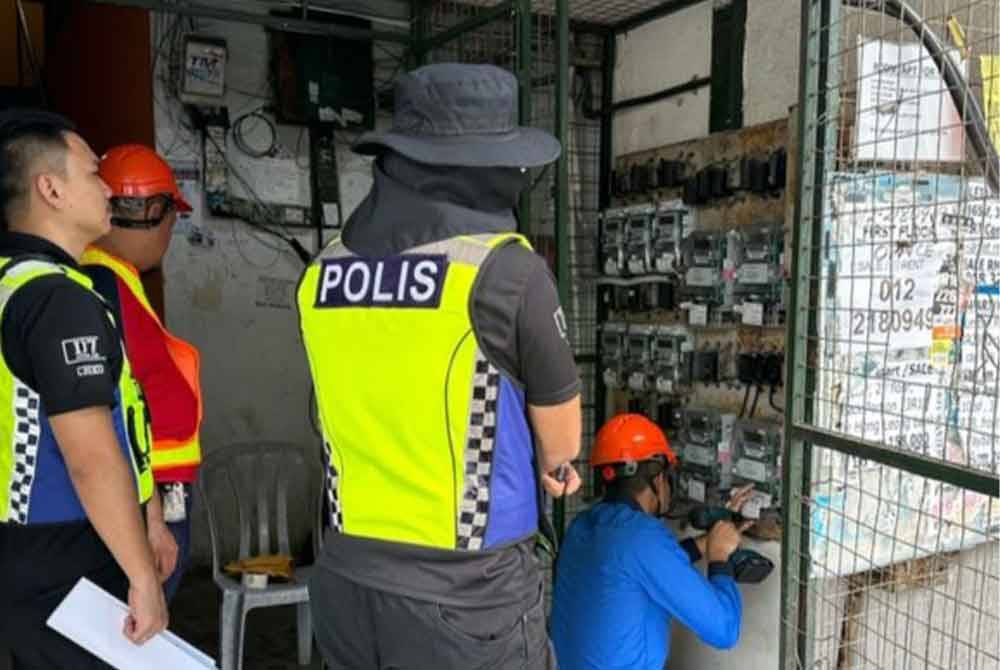 Lima premis judi online di Ampang dikenakan tindakan pemotongan bekalan elektrik pada Jumaat.