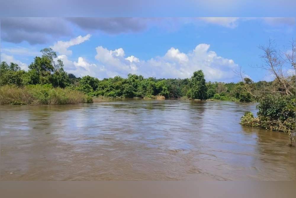 Air Sungai Lancang yang bertembung dengan Sungai Golok masih melimpah masuk ke kawasan kediaman penduduk di Rantau Panjang.