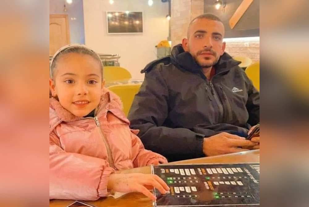 Farouq dan anak perempuannya yang berusia lima tahun.