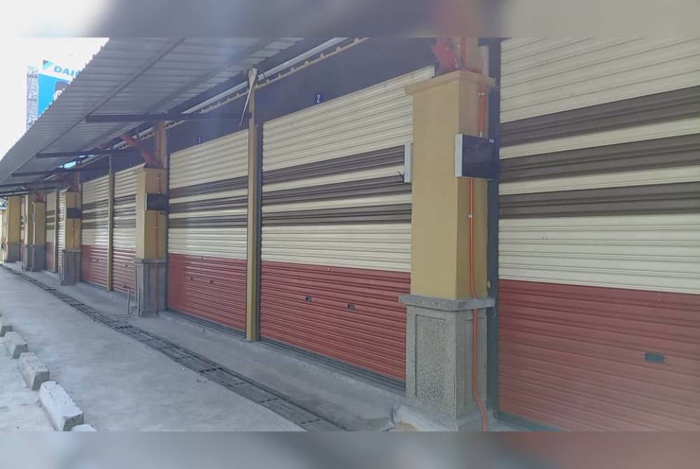 Kedai baharu di tapak pasar Malam Jalan Putra, di sini.