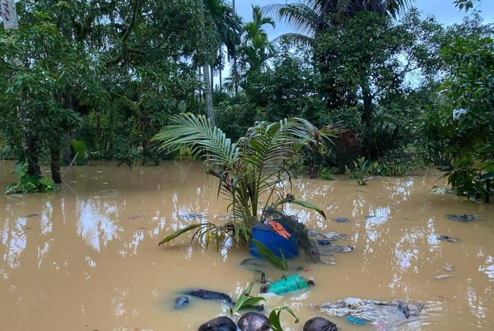 Berpandukan kepada keadaan cuaca yang tidak menentu dan hujan lebat ketika ini air dijangka mengambil masa agak lama untuk surut.