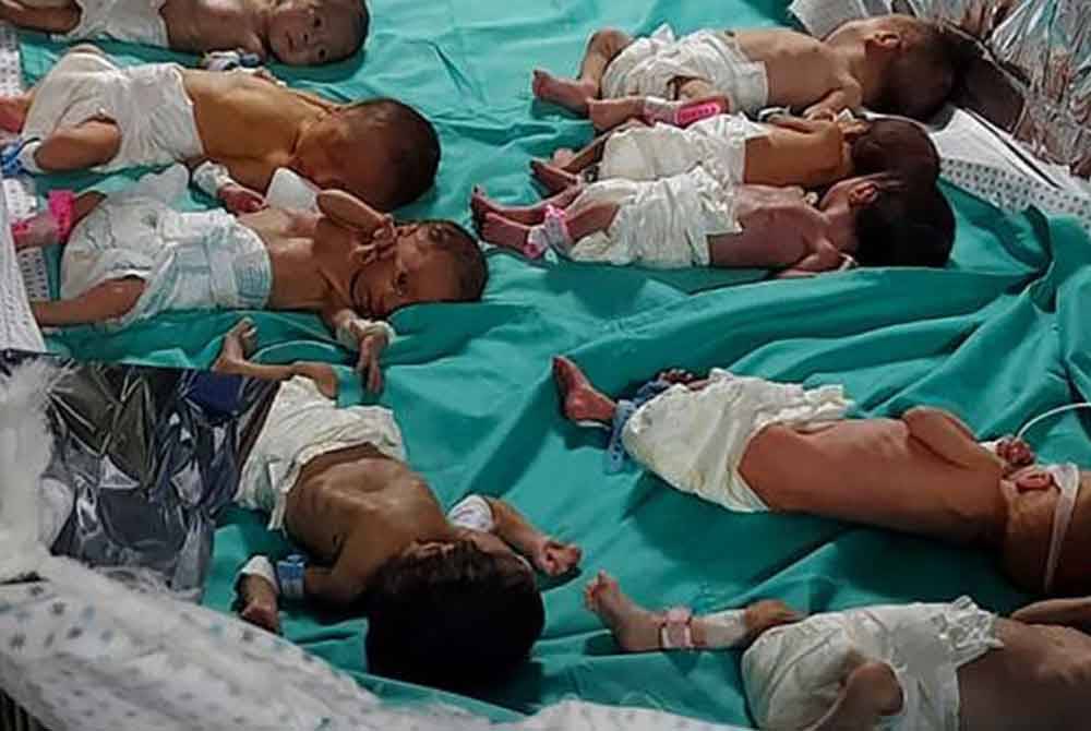 Lebih daripada 180 kelahiran berlaku setiap hari di tengah-tengah 'kehancuran' sistem penjagaan kesihatannya.- Foto AP