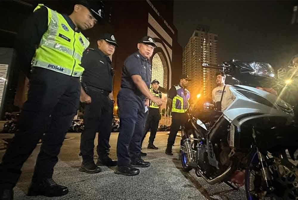 Polis mengesan pelbagai kesalahan ubah suai menerusi Op Motosikal.