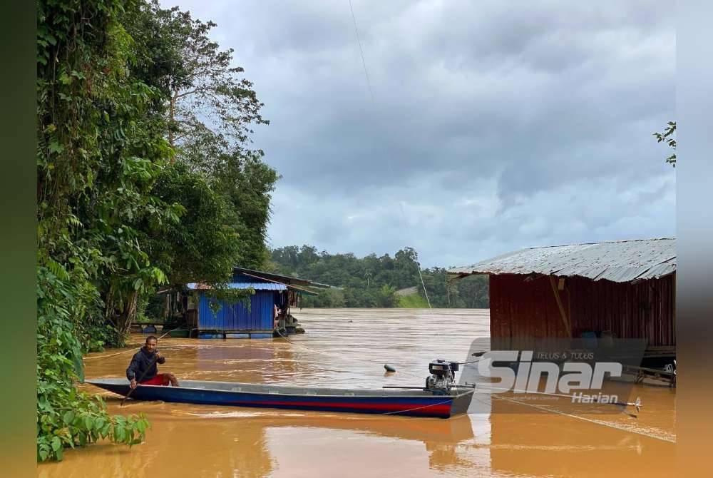 Banjir kali ini dilihat luar biasa kerana sangkar saya terangkat sehingga 6 meter (m) dari tempat asal.