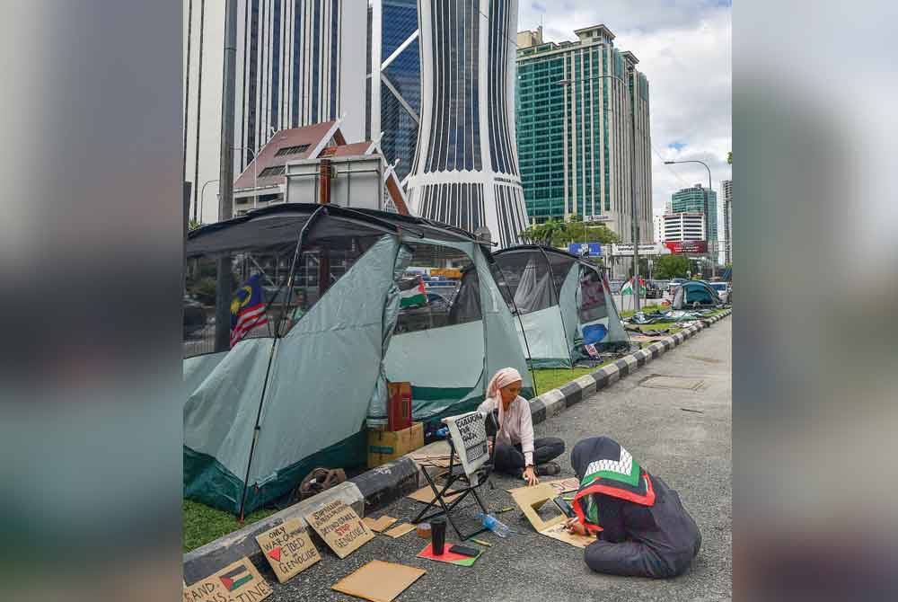 Piket 'Aksi Bertindak: Kepung Demi Palestin' berlangsung selama enam hari berhampiran Kedutaan Amerika Syarikat di Jalan Tun Razak, bermula malam ini bertujuan menzahirkan solidariti rakyat Malaysia terhadap rakyat Palestin. - Foto Bernama
