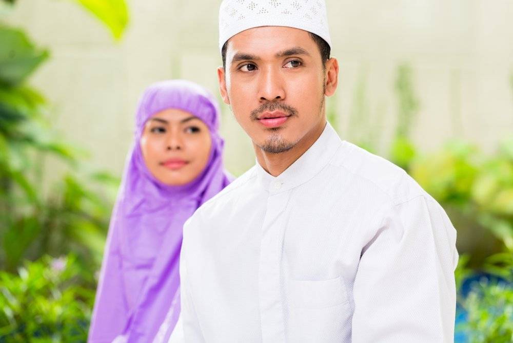 KEPADA isteri, taatlah kepada suami selagi tidak melanggar perintah ALLAH SWT.
