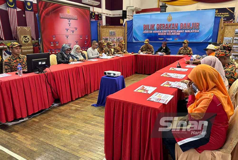 Taklimat yang diadakan sempena Lawatan Kerja di Ibu Pejabat JBPM di Tunjong di Kota Bharu.