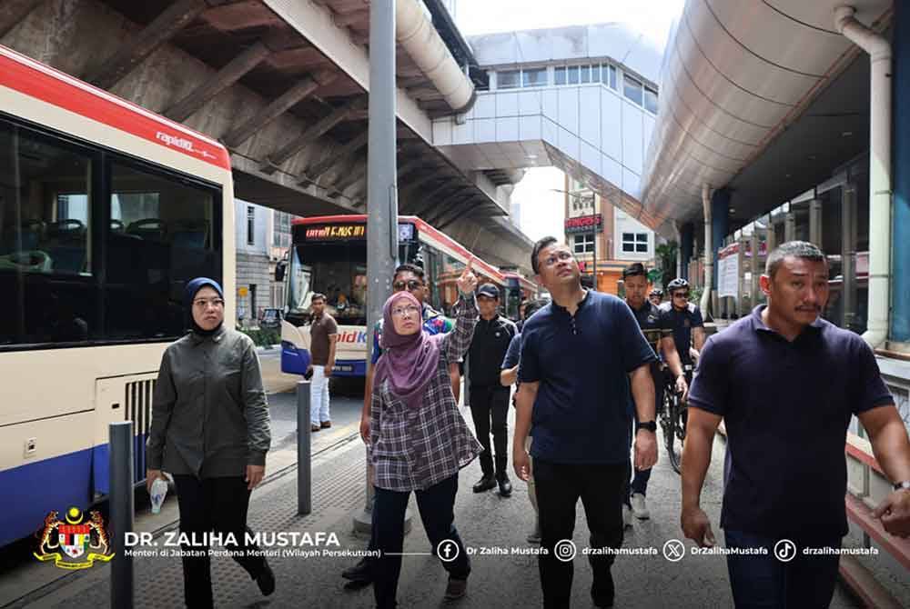Dr Zaliha meninjau kawasan sekitar ibu negara. - Foto Facebook Dr Zaliha