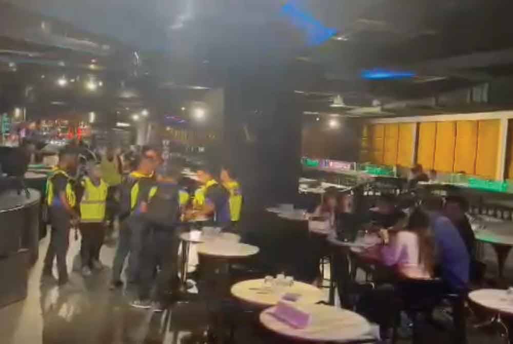 70 pusat hiburan di seluruh negara diserbu dalam Op Noda Khas oleh Jabatan Siasatan Jenayah Bukit Aman awal pagi Isnin.