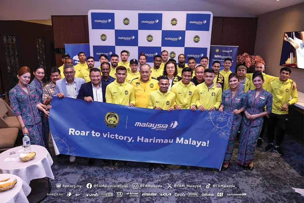 Hamidin ketika majlis send off skuad Harimau Malaya ke Piala Asia Qatar 2023 di KLIA Sepang pada Isnin.