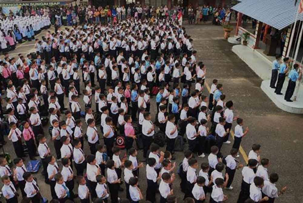 Seramai 584,322 pelajar sekolah rendah dan menengah seluruh Johor akan bersekolah pada Selasa.(Gambar hiasan) - Foto Bernama