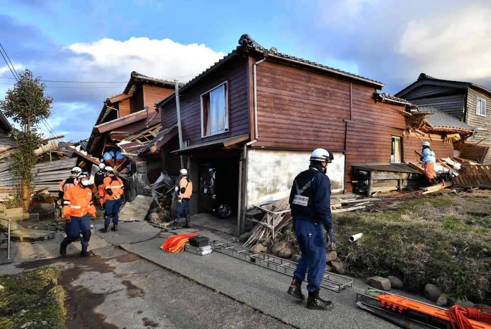 Keadaan kediaman musnah akibat gempa bumi di wilayah Ishikawa, Niigata, Fukui, Toyama dan Gifu. Foto AFP