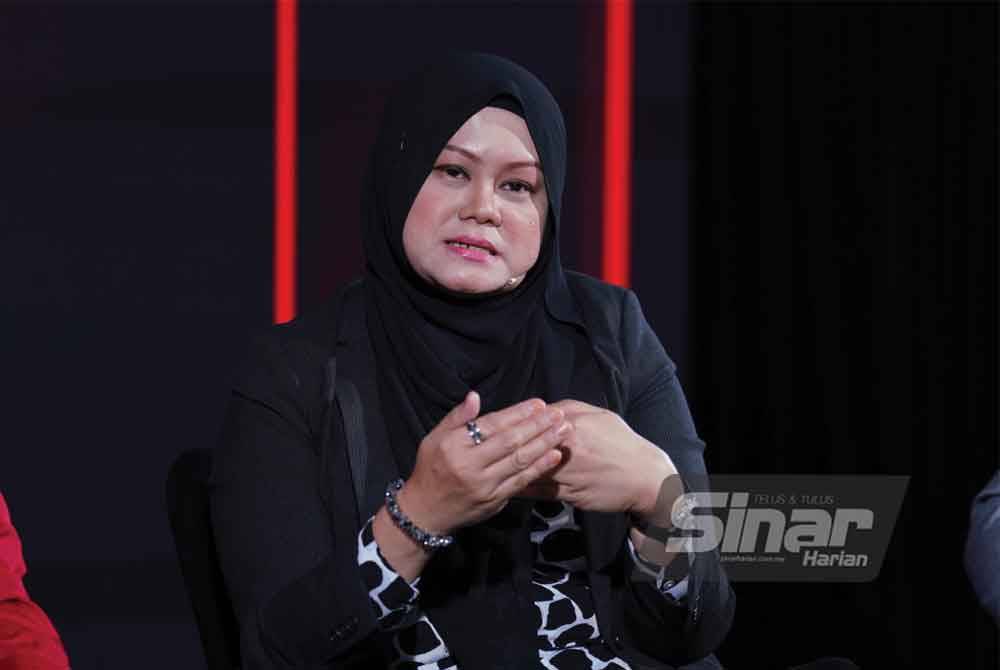 Bekas guru Maktab Rendah Sains Mara, Nur Aziera Mohd Ramli ketika Wacana Sinar Siri 426 bertajuk 'MRSM untuk B40 sahaja?' pada Selasa. Foto Sinar Harian-MOHD HALIM ABDUL WAHID