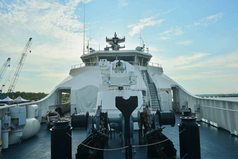 Kapal ini dibina dengan rekabentuk Damen 1800 berukuran 83 meter panjang dengan lebar 13.7 meter.