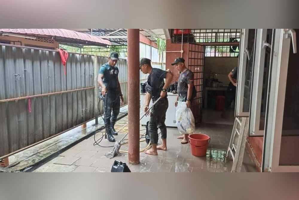 Seramai 20 pegawai rendah polis dari Batalion 6 PGA telah memberikan bantuan pasca banjir pada Selasa.