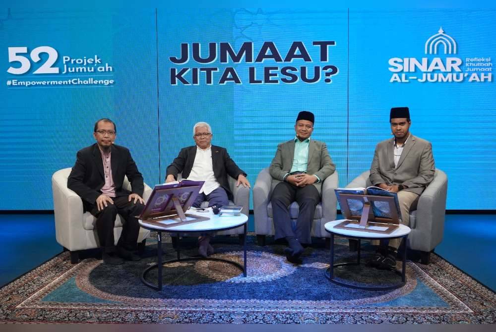 Barisan panelis Sinar Al-Jumu&#039;ah siri 1 menampilkan (dari kiri) Fazrul, Hussamuddin, Ustaz Shamsul Hakim dan Ustaz Faris.