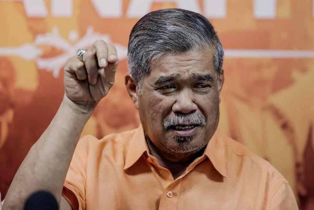 
Mohamad dan KPKM bersungguh-sungguh mencari kaedah lain supaya tanaman padi dapat dituai dengan lebih cepat untuk menampung permintaan yang semakin meningkat.