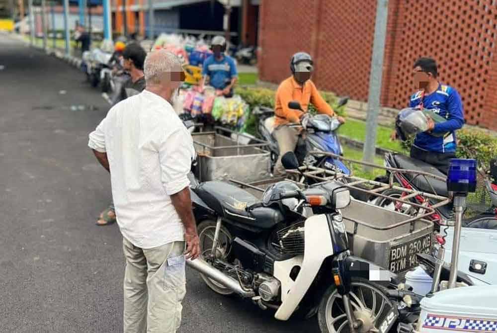 Op Pemandu Warga Asing (Pewa) bermula jam 9 pagi itu mendapati penunggang motosikal warga asing terbabit tiada lesen memandu selain lesen kenderaan motor (LKM) tamat tempoh. Foto JPJ Selangor