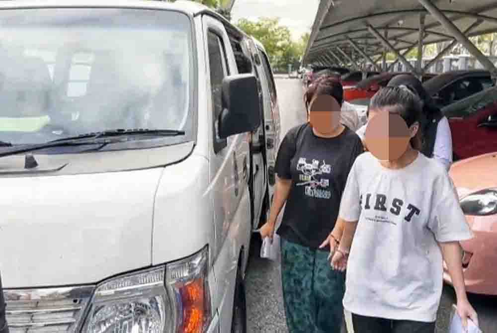 Dua wanita antara lima individu yang didakwa di Mahkamah Majistret Seremban.