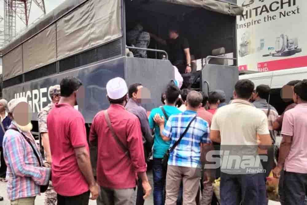 Warga asing yang ditahan dalam Ops Kutip pada Jumaat.