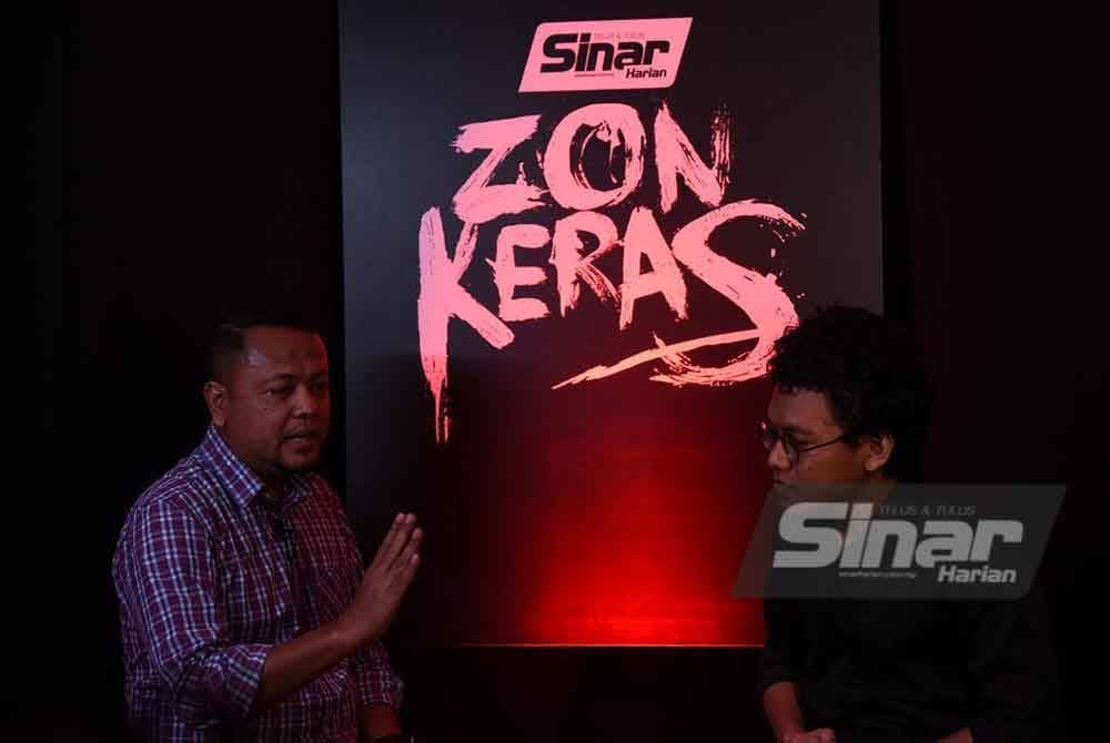 Mohd Hafezdzullah (kiri) menceritakan pengalamannya disapa entiti tasik yang muncul jam 2 pagi. Foto Sinar Harian - MOHD RAFIQ REDZUAN HAMZAH