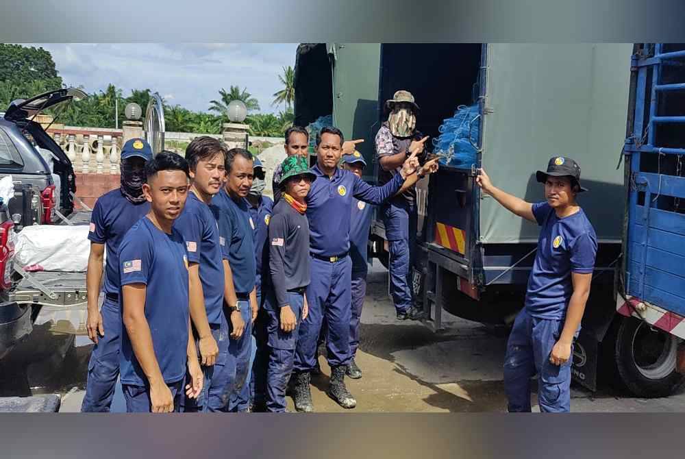 Sebahagian rampasan bubu naga dibawa ke Pusat Tahanan Vesel Kuala Selangor untuk tindakan lanjut.