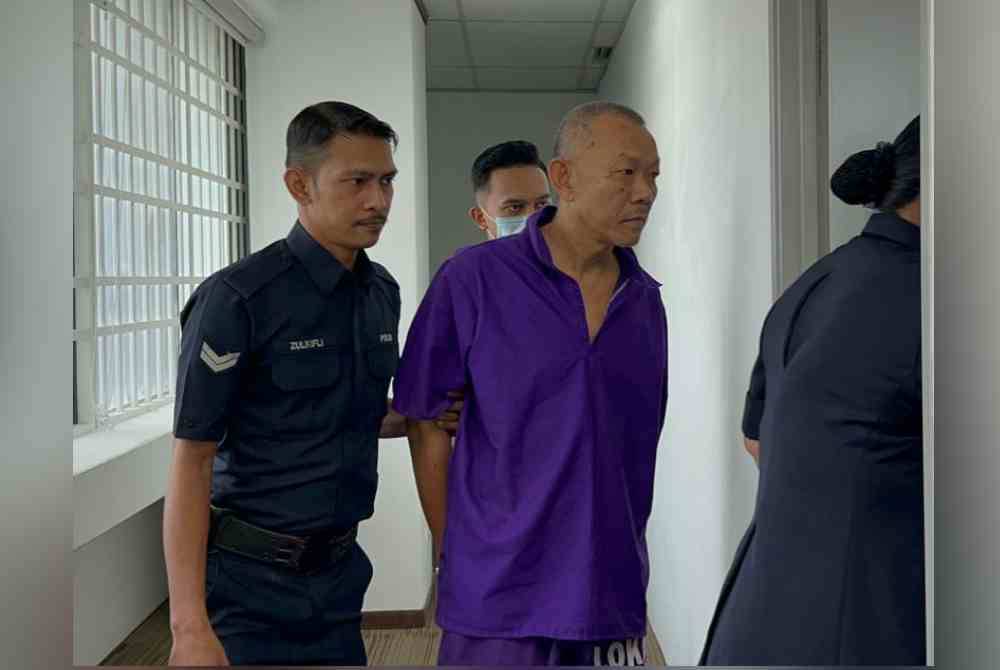 Kok Ming didakwa ke Mahkamah Majistret Ipoh atas pertuduhan membunuh majikannya, minggu lalu.