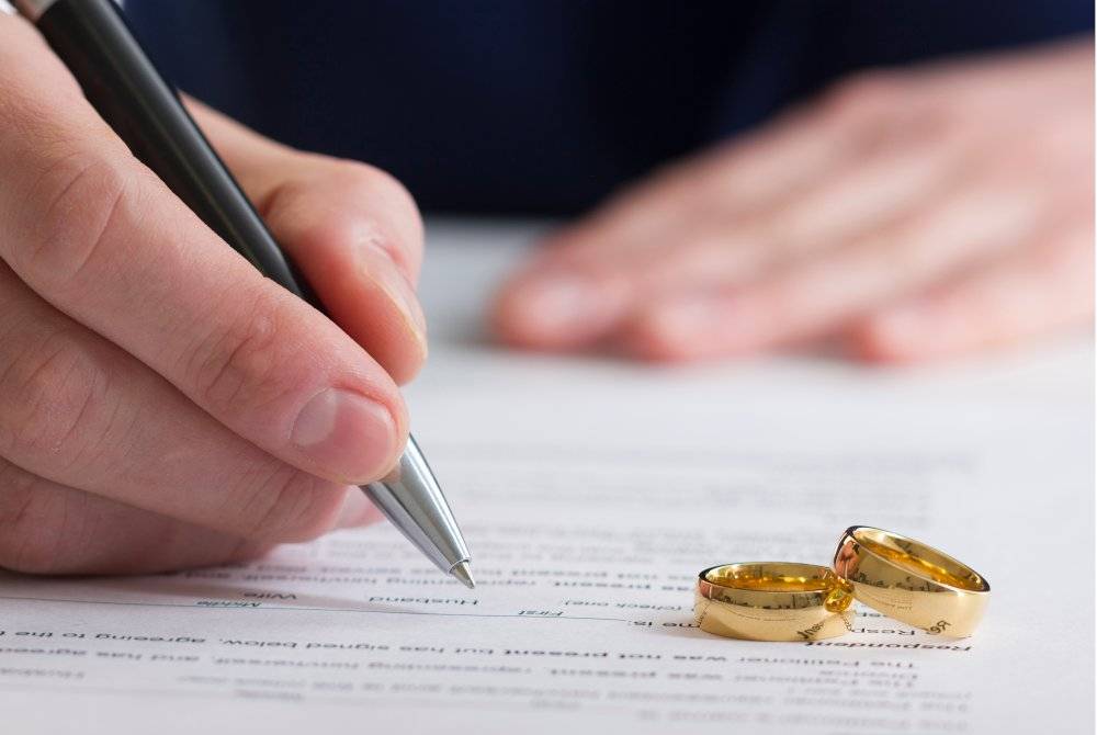 PERKAHWINAN kontrak bertentangan dengan maqasid syariat dalam pernikahan kerana dilakukan untuk jangka masa tertentu.