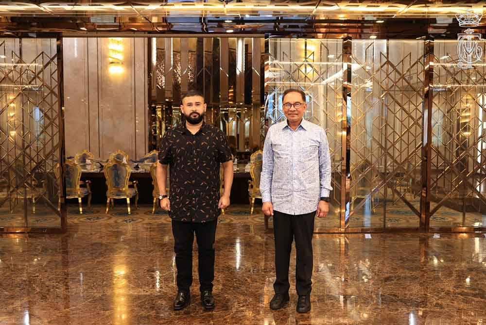 Tunku Ismail berkenan menerima menghadap Anwar hari ini. Foto Facebook HRH Crown Prince of Johor