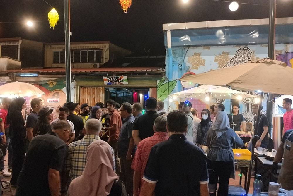 Kawasan yang telah dinaik taraf itu kini menjadi tumpuan ramai.