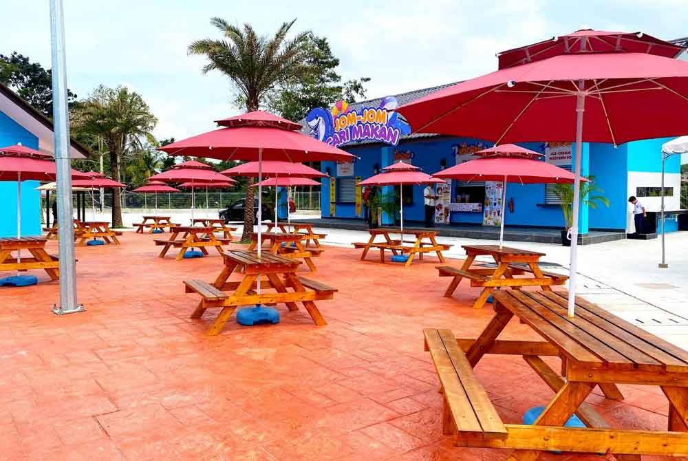 Antara kemudahan yang disediakan di Krai Water Park.