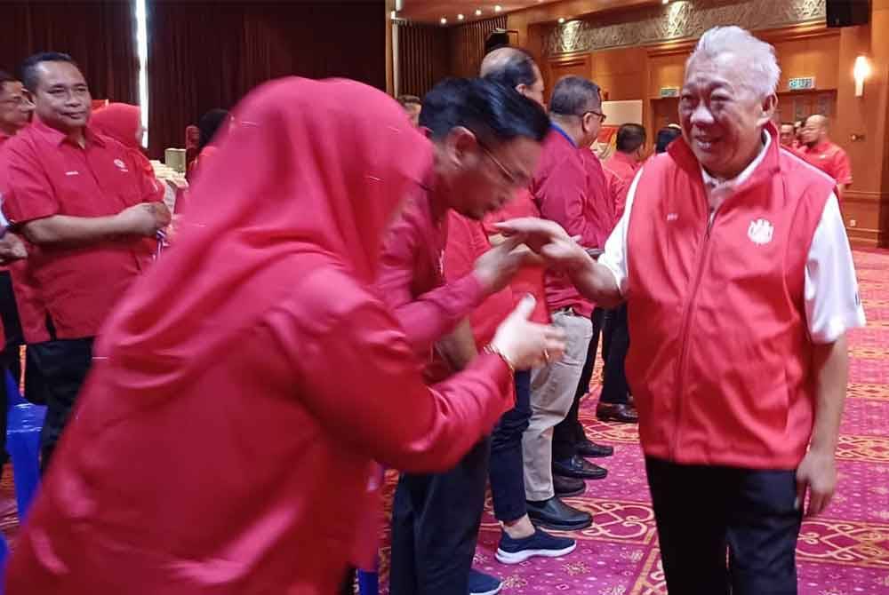 Bung Moktar pada Majlis Amanat Ketua UMNO Sabah 2024 Bersama Pimpinan Bahagian UMNO Seluruh Bahagian Sabah di Kota Kinabalu.