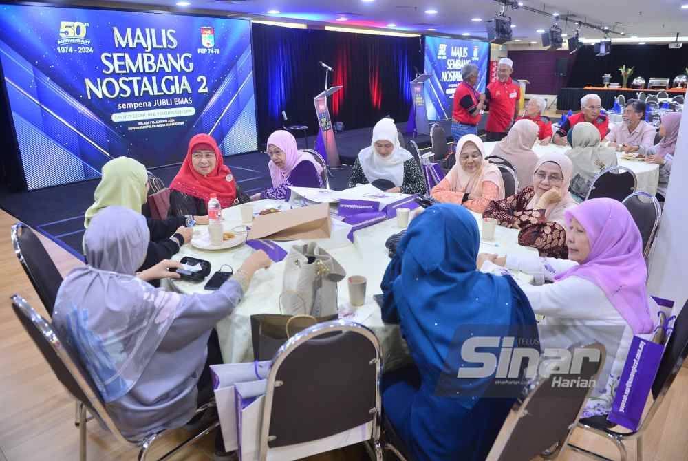 
Sebahagian Alumni dan pensyarah yang hadir.