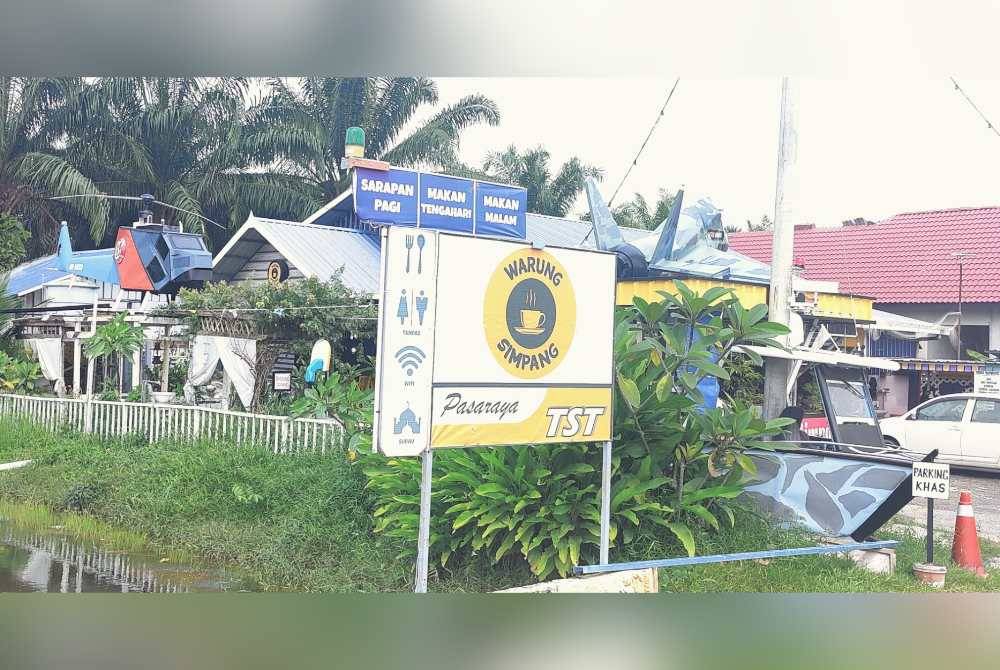 Orang ramai yang menggunakan laluan alternatif dari Bukit Kuching ke Puncak Alam melalui Jalan Rizab Derahman di Kampung Bukit Hijau pasti terpukau dengan keunikan replika pesawat yang dibina Rahman.