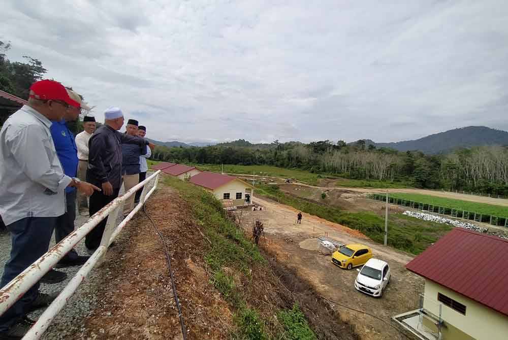 Kawasan seluas kira-kira 2.4 hektar dicadang untuk dimajukan bagi program keusahawanan dan pertanian di Maahad Tahfiz dan Kemukjizatan Al-Quran, Ayer Jernih, di sini.