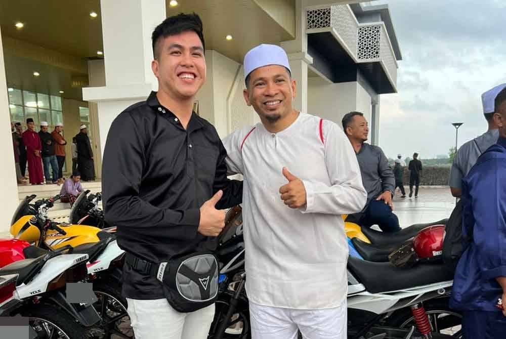 Mohamad Faizal (kanan)