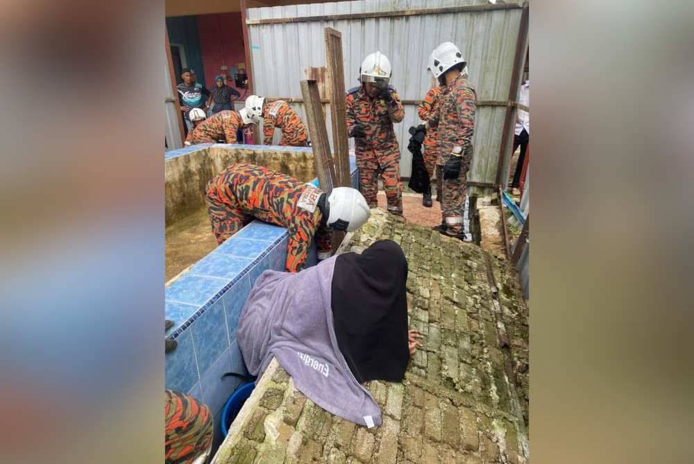 Pelajar perempuan berusia 16 tahun itu terperangkap di bawah runtuhan konkrit dalam kejadian dinding runtuh pada Jumaat.