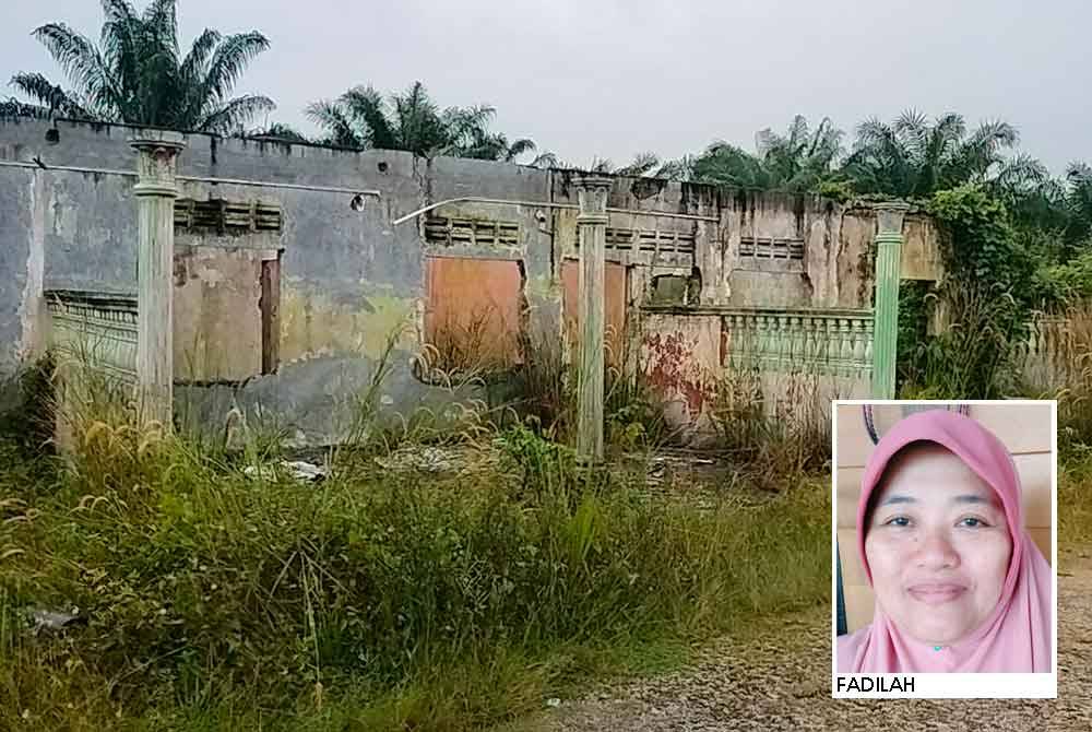 Lokasi penemuan rangka manusia di rumah sewa terbengkalai di Lorong Imam Jailani Kampung Batu 7, Tongkang Pecah.