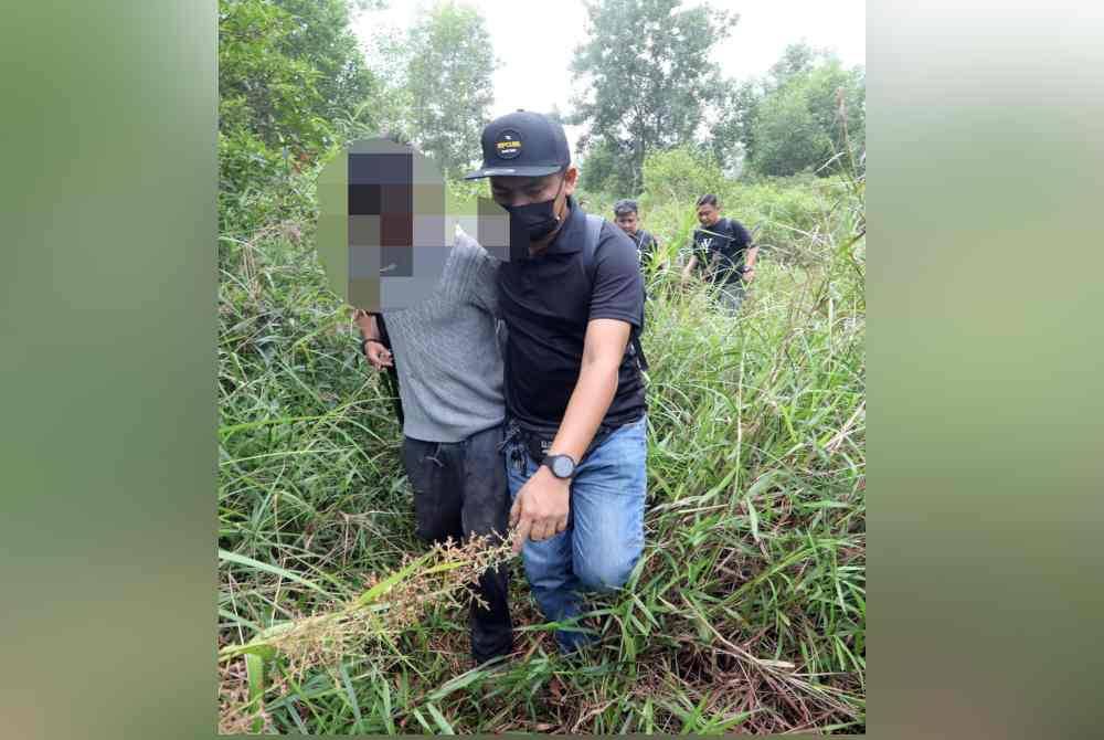 
Beberapa suspek cuba melarikan diri ditahan polis dalam operasi pada Sabtu.